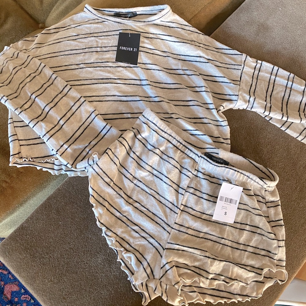 Lettuce Edge Striped Top and Shorts Set NWT